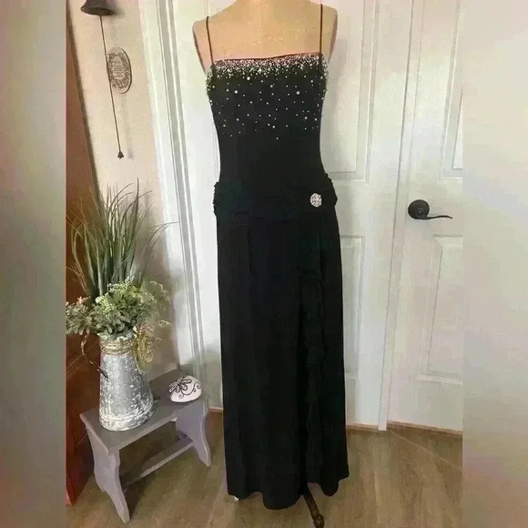 Dave and Jonny Black Long evening dress w/Pearls and Rhinestone detail. - Picture 1 of 16